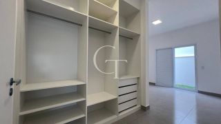 Casa para Locação no Condomínio Garden Ville com 3 suítes, espaço gourmet e quintal amplo