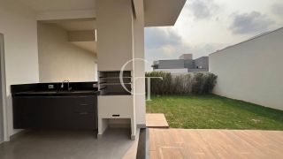 Casa para Locação no Condomínio Garden Ville com 3 suítes, espaço gourmet e quintal amplo