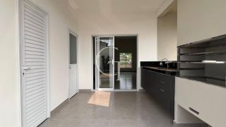 Casa para Locação no Condomínio Garden Ville com 3 suítes, espaço gourmet e quintal amplo