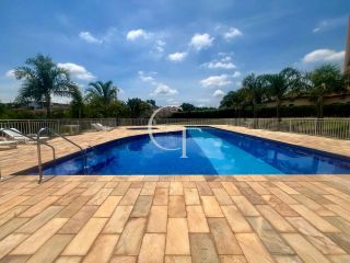 Casa à Venda com 3 suítes e Piscina no Condomínio Mirante dos Ypês em Salto SP