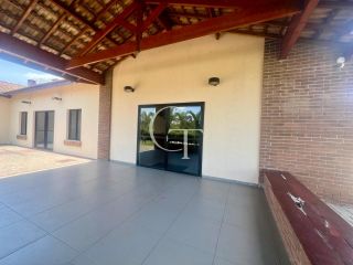 Casa à Venda com 3 suítes e Piscina no Condomínio Mirante dos Ypês em Salto SP