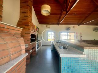 Casa à Venda com 3 suítes e Piscina no Condomínio Mirante dos Ypês em Salto SP