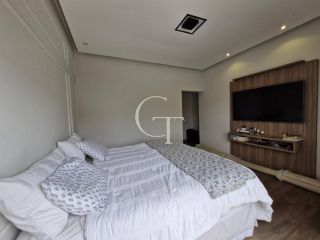 Casa à Venda com 3 suítes e Piscina no Condomínio Mirante dos Ypês em Salto SP