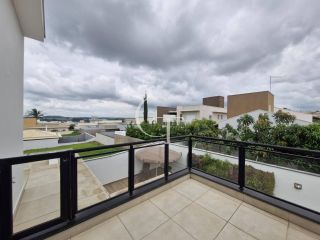 Casa à Venda com 3 suítes e Piscina no Condomínio Mirante dos Ypês em Salto SP