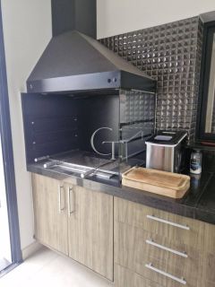 Casa à Venda com 3 suítes e Piscina no Condomínio Mirante dos Ypês em Salto SP