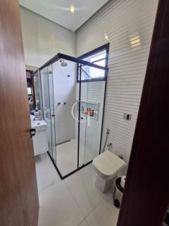 Casa à Venda com 3 suítes e Piscina no Condomínio Mirante dos Ypês em Salto SP