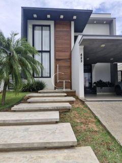 Casa à Venda com 3 suítes e Piscina no Condomínio Mirante dos Ypês em Salto SP