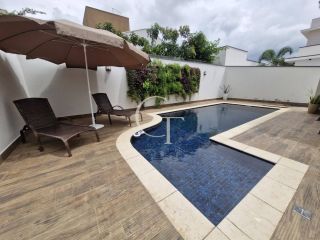 Casa à Venda com 3 suítes e Piscina no Condomínio Mirante dos Ypês em Salto SP