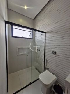 Casa à Venda com 3 suítes e Piscina no Condomínio Mirante dos Ypês em Salto SP