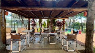 Casa para Aluguel com Piscina, 3 Suítes, Área Gourmet  no Condomínio Reserva Parque do Varvito