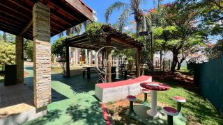Casa para Aluguel com Piscina, 3 Suítes, Área Gourmet  no Condomínio Reserva Parque do Varvito