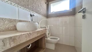 Casa para Aluguel com Piscina, 3 Suítes, Área Gourmet  no Condomínio Reserva Parque do Varvito