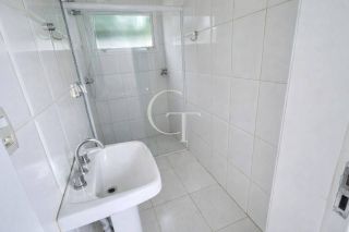 Casa para Aluguel com Piscina, 3 Suítes, Área Gourmet  no Condomínio Reserva Parque do Varvito