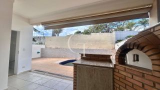 Casa para Aluguel com Piscina, 3 Suítes, Área Gourmet  no Condomínio Reserva Parque do Varvito