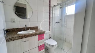 Casa para Aluguel com Piscina, 3 Suítes, Área Gourmet  no Condomínio Reserva Parque do Varvito