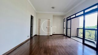Apartamento à Venda com 3 Dormitórios com Suíte e Varanda no Edifício Villa Di Ravena