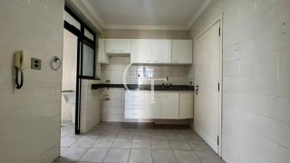 Apartamento à Venda com 3 Dormitórios com Suíte e Varanda no Edifício Villa Di Ravena