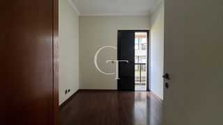 Apartamento à Venda com 3 Dormitórios com Suíte e Varanda no Edifício Villa Di Ravena