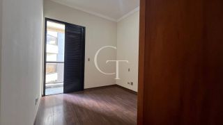 Apartamento à Venda com 3 Dormitórios com Suíte e Varanda no Edifício Villa Di Ravena