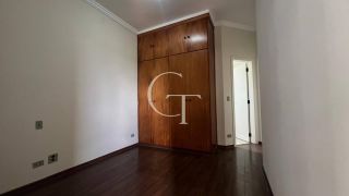 Apartamento à Venda com 3 Dormitórios com Suíte e Varanda no Edifício Villa Di Ravena