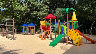 Casa para Locação com 4 Suítes no Condomínio Portella