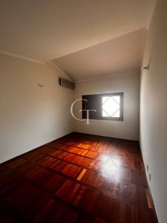 Casa para Locação com 4 Suítes no Condomínio Portella