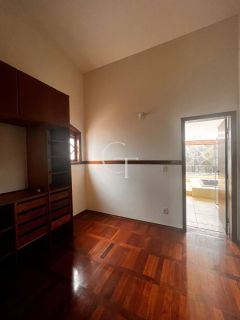 Casa para Locação com 4 Suítes no Condomínio Portella