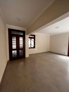 Casa para Locação com 4 Suítes no Condomínio Portella