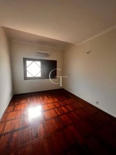 Casa para Locação com 4 Suítes no Condomínio Portella