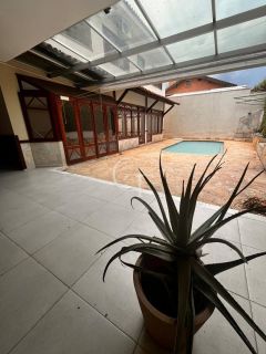 Casa para Locação com 4 Suítes no Condomínio Portella