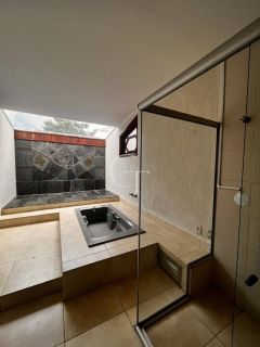 Casa para Locação com 4 Suítes no Condomínio Portella