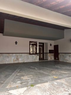 Casa para Locação com 4 Suítes no Condomínio Portella