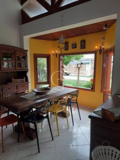 Casa à Venda no Condomínio Pedra Verde em Ubatuba