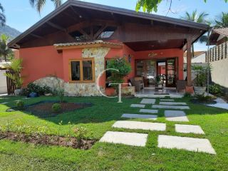 Casa à Venda no Condomínio Pedra Verde em Ubatuba