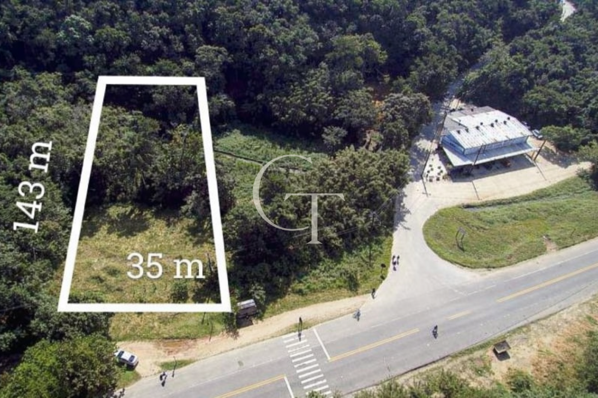 Grande Terreno à Venda com 1.200 m²