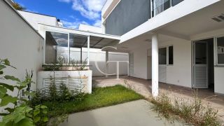 Casa à Venda com 3 Suítes no Condomínio Residencial Vila das Hortênsias