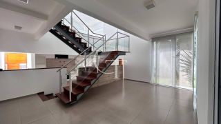 Casa à Venda com 3 Suítes no Condomínio Residencial Vila das Hortênsias