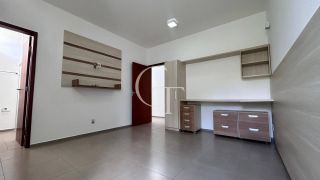 Casa à Venda com 3 Suítes no Condomínio Residencial Vila das Hortênsias