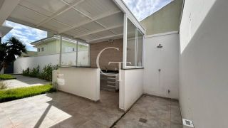 Casa à Venda com 3 Suítes no Condomínio Residencial Vila das Hortênsias