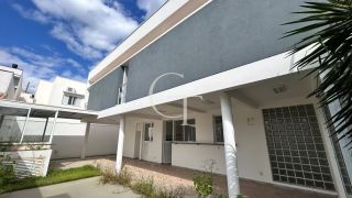 Casa à Venda com 3 Suítes no Condomínio Residencial Vila das Hortênsias