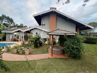 Casa de Alto Padrão à Venda no Haras Paineiras com 4 Suítes, Condomínio de Luxo em Salto SP