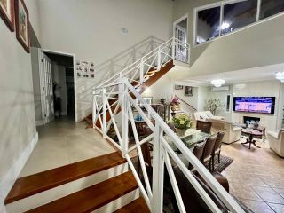 Casa de Alto Padrão à Venda no Haras Paineiras com 4 Suítes, Condomínio de Luxo em Salto SP