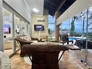 Casa de Alto Padrão à Venda no Haras Paineiras com 4 Suítes, Condomínio de Luxo em Salto SP