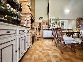 Casa de Alto Padrão à Venda no Haras Paineiras com 4 Suítes, Condomínio de Luxo em Salto SP