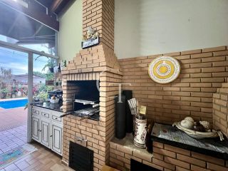 Casa de Alto Padrão à Venda no Haras Paineiras com 4 Suítes, Condomínio de Luxo em Salto SP