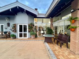 Casa de Alto Padrão à Venda no Haras Paineiras com 4 Suítes, Condomínio de Luxo em Salto SP