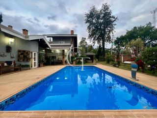 Casa de Alto Padrão à Venda no Haras Paineiras com 4 Suítes, Condomínio de Luxo em Salto SP