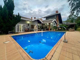 Casa de Alto Padrão à Venda no Haras Paineiras com 4 Suítes, Condomínio de Luxo em Salto SP