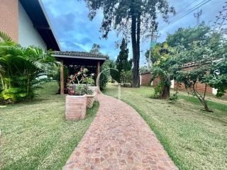 Casa de Alto Padrão à Venda no Haras Paineiras com 4 Suítes, Condomínio de Luxo em Salto SP