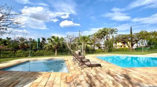 Casa de Alto Padrão à Venda no Haras Paineiras com 4 Suítes, Condomínio de Luxo em Salto SP